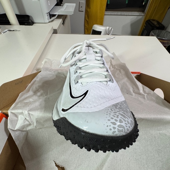 Nike Alpha Huarache Elite 4 TF Low Black White Platinum Women Size 7 Worn 2x - Picture 4 of 15